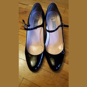 SAAC MIZRAHI PATENT LEATHER HEELS